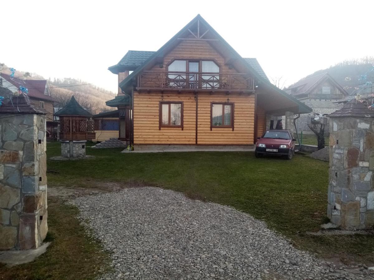 Садиба Федорчуків Гірська Хатина Šešory Exteriér fotografie